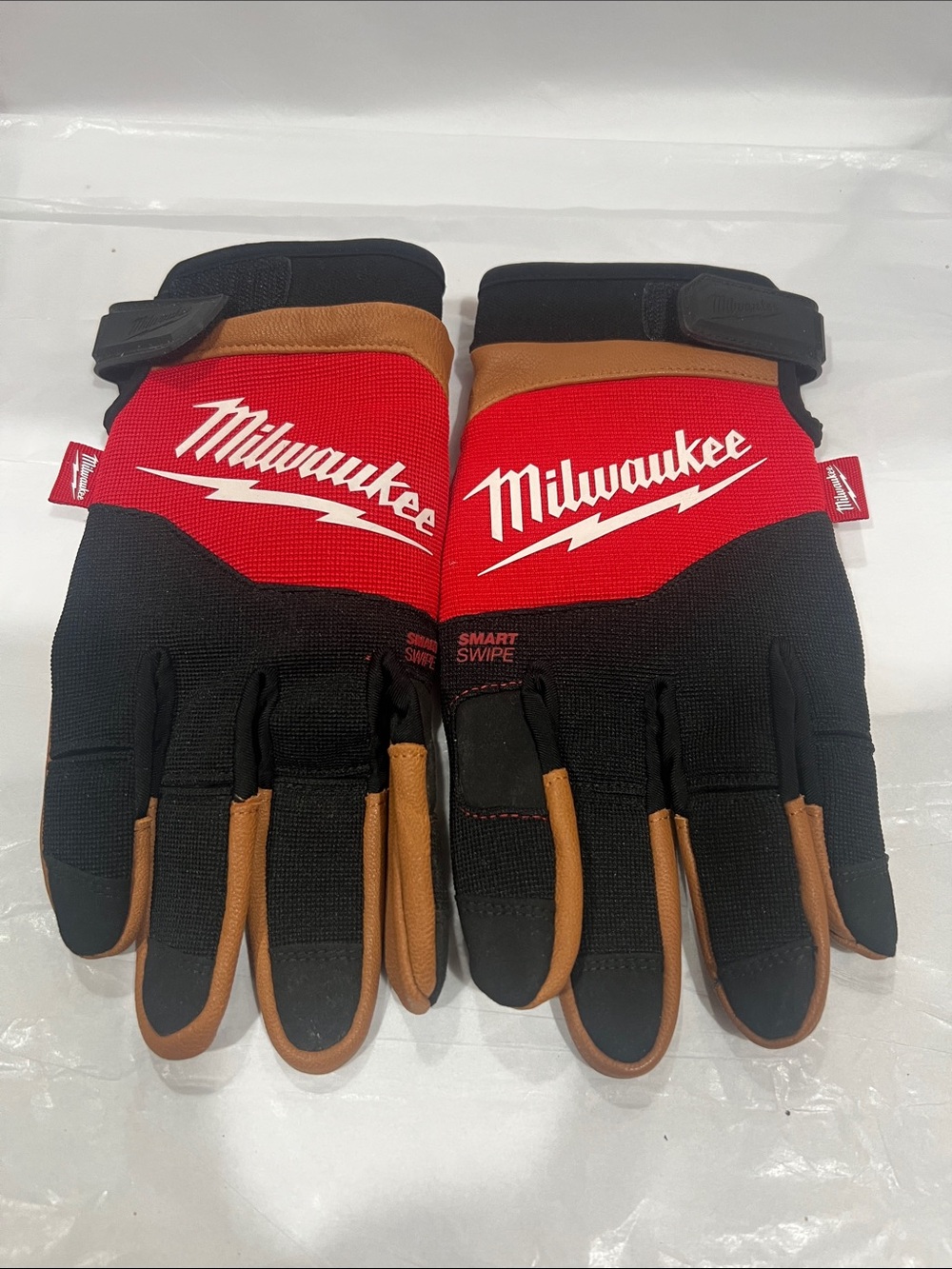Milwaukee Men's Red & Black Work Gloves with Tan Accents